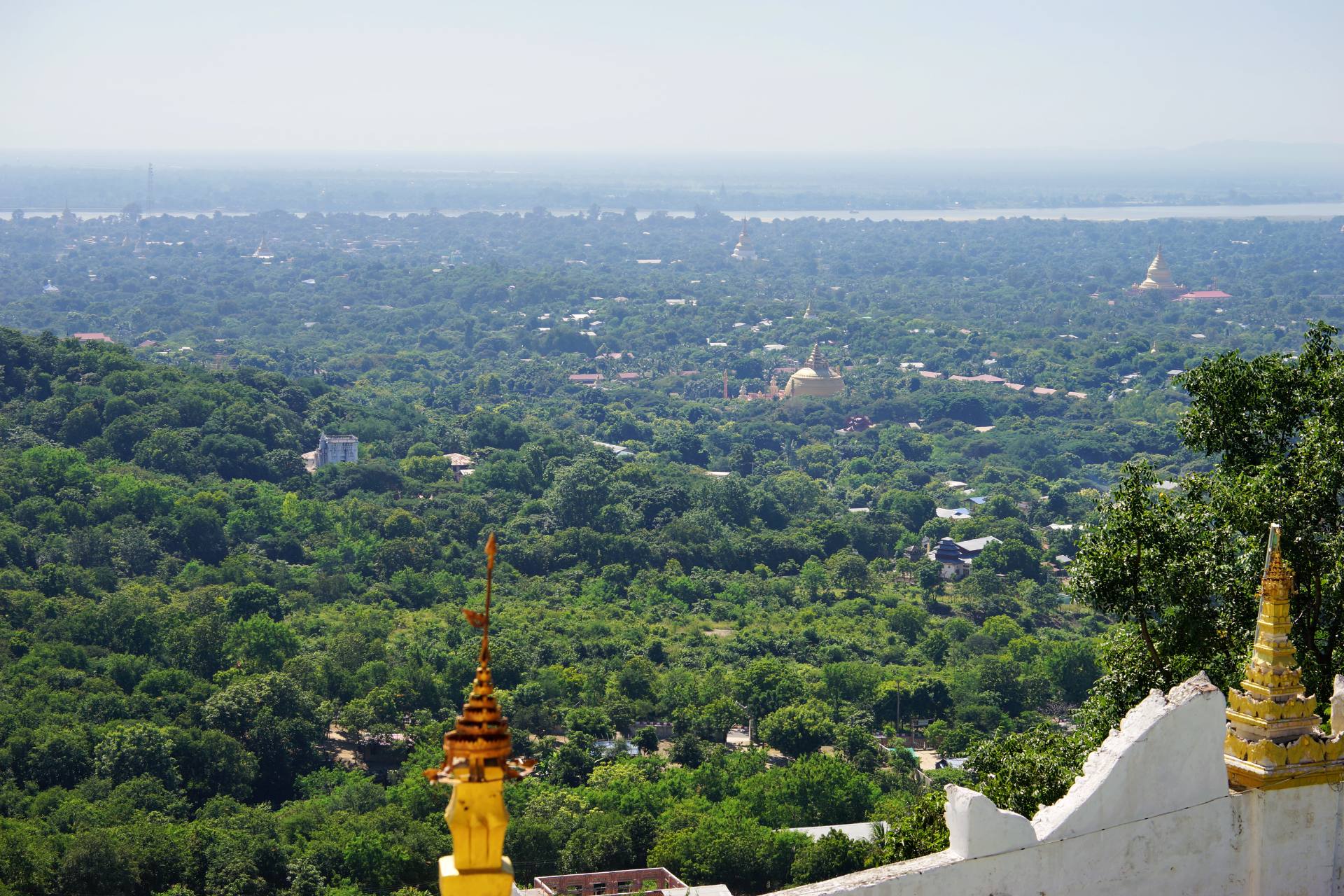 Blick von der Umin Thounzeh Pagode zum Irrawaddy-Fluß
